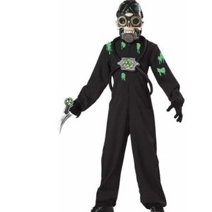 California costumes wasteland warrior child costume. Nwt med 8